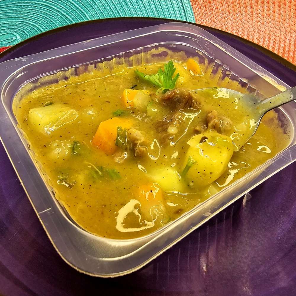 caldo de carne e legumes