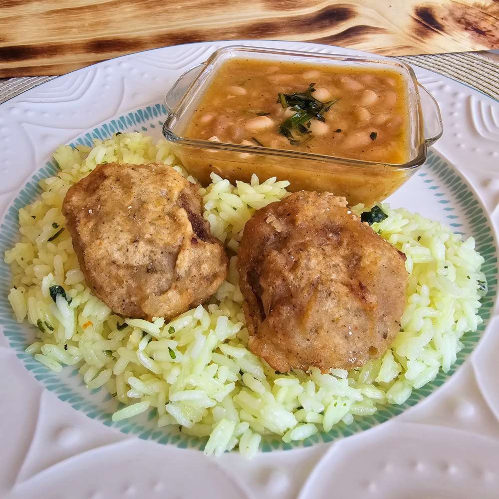 polpetine de carne, feijão carioca e arroz